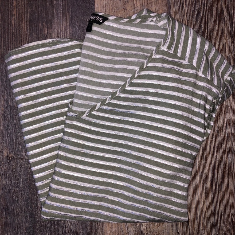 BOGO❗️Express Gramercy Tee